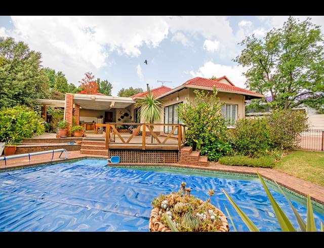3 BEDROOM HOUSE RENTED IN GALLO MANOR